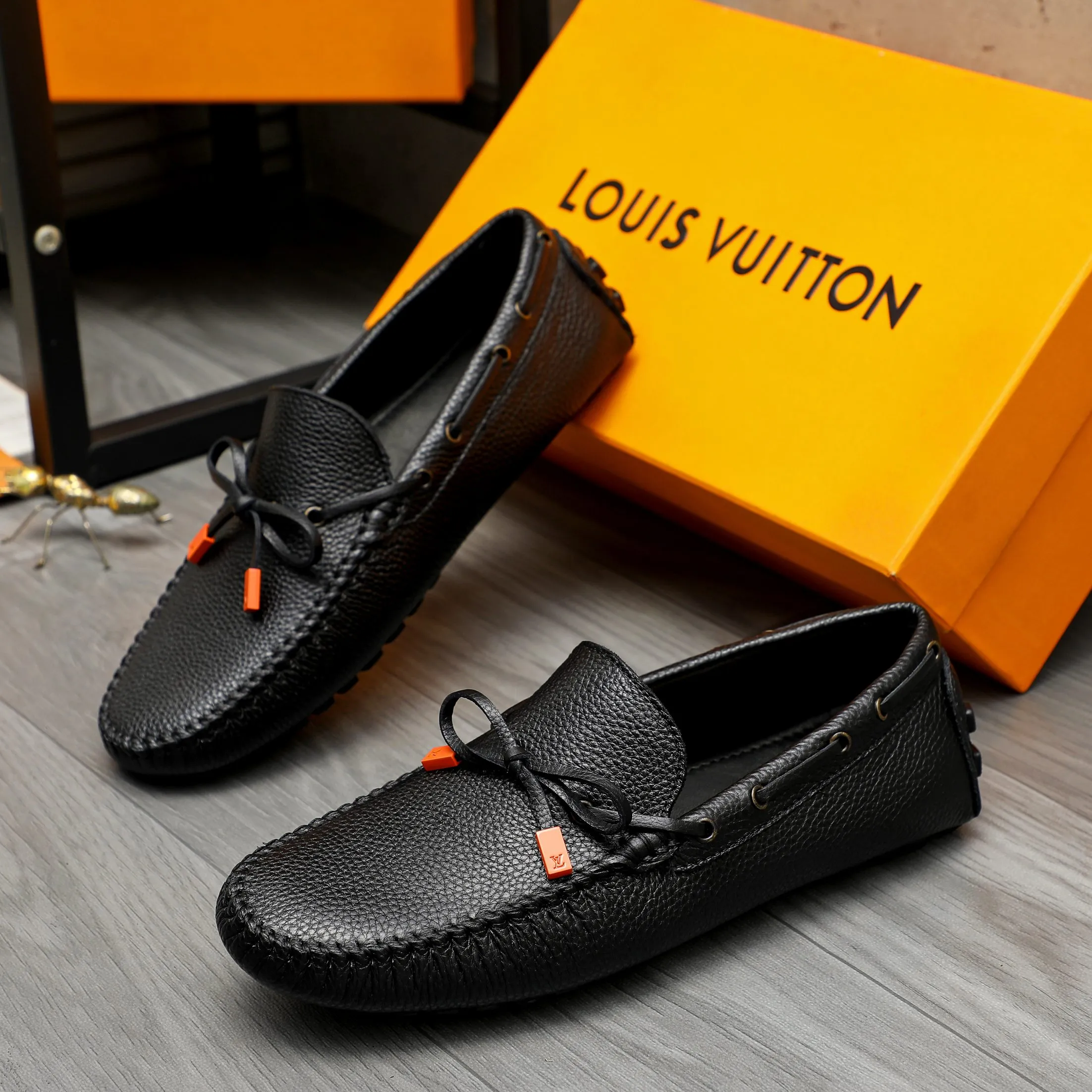 Men's shoes 💰420 Product trademark: LV "Louis Vuitton" casual slip-on shoes Regular size: 38-46 (45.46 custom-made, non-returnable) Product materials: Selected pebbled cowhide upper, sheepskin lining, original bean outsole